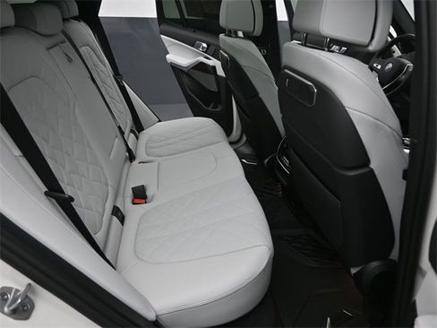 Used 2026 BMW X5 xDrive40i w/ Climate Comfort Package image 27
