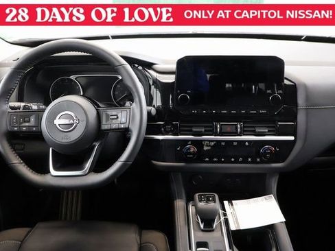 New 2025 Nissan Pathfinder SL image 14