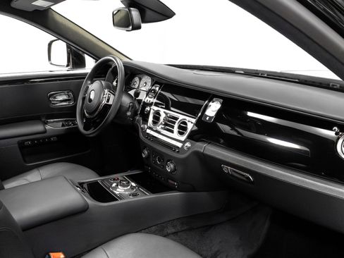 Used 2011 Rolls-Royce Ghost image 73