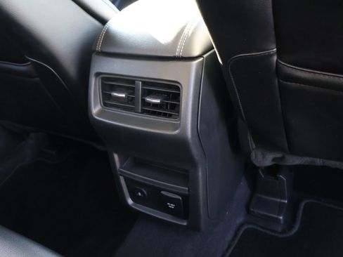 Used 2024 Ford Edge Titanium image 14