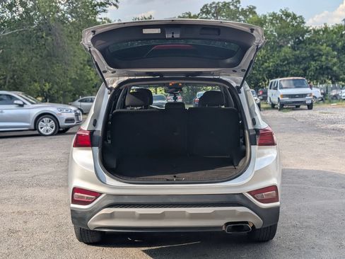 Used 2019 Hyundai Santa Fe SEL FWD image 9