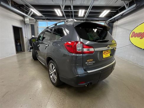 Used 2019 Subaru Ascent Touring AWD/4WD image 3