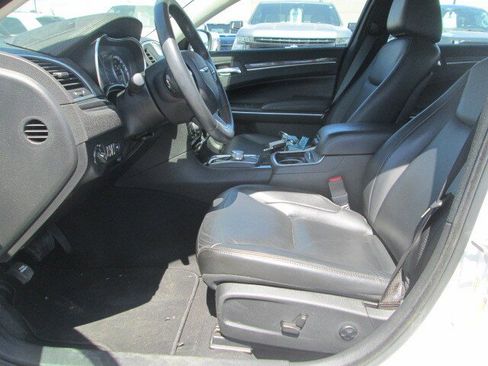 Used 2021 Chrysler 300 Touring L AWD/4WD image 3
