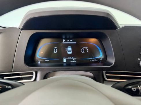 Certified 2025 Hyundai Elantra SE FWD image 18