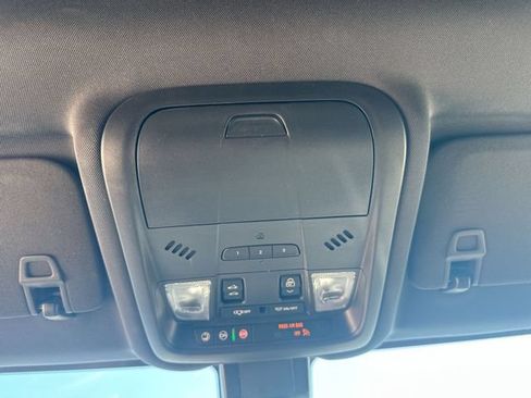 Used 2024 Chevrolet Equinox Premier AWD/4WD image 42