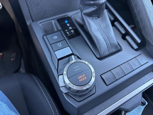 Used 2025 Toyota Tacoma TRD Sport AWD/4WD image 22