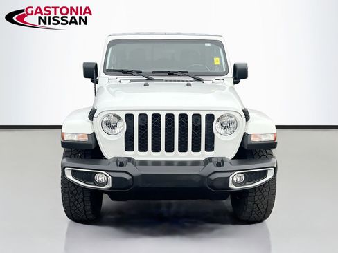 Used 2021 Jeep Gladiator Sport image 2