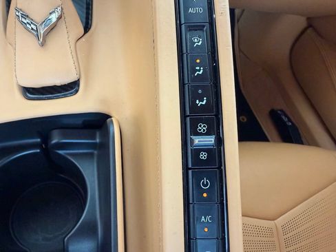 Used 2021 Chevrolet Corvette Stingray Premium Conv w/ Z51 Performance Package RWD image 42