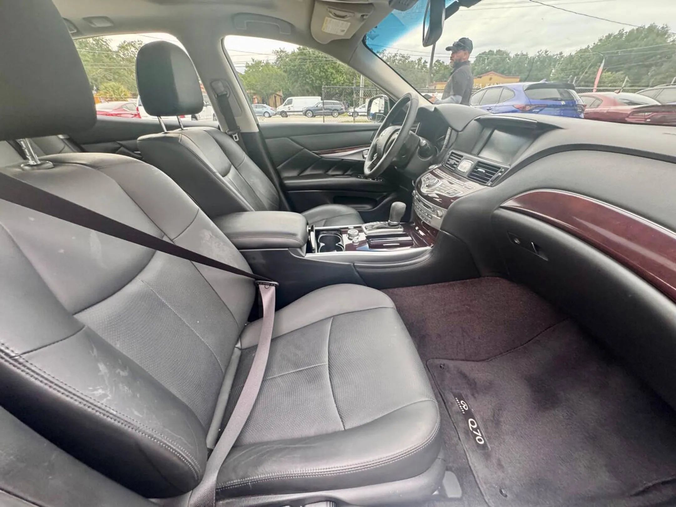 Used 2019 INFINITI Q70 Luxe RWD image 16