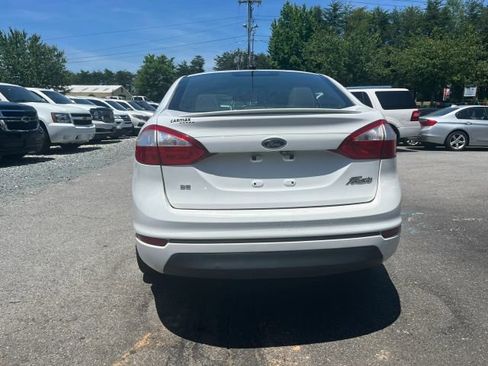 Used 2019 Ford Fiesta SE w/ Equipment Group 201A FWD image 4