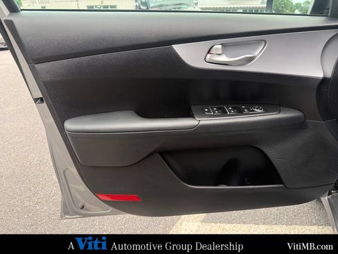 Used 2024 Kia Forte LXS w/ LXS Technology Package FWD image 16