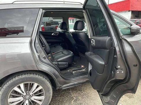 Used 2017 Nissan Pathfinder SL FWD image 7