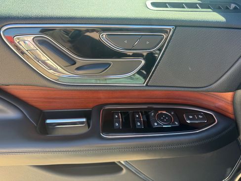 Used 2020 Lincoln Navigator 2WD image 14