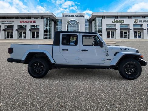 Used 2022 Jeep Gladiator Sport image 9