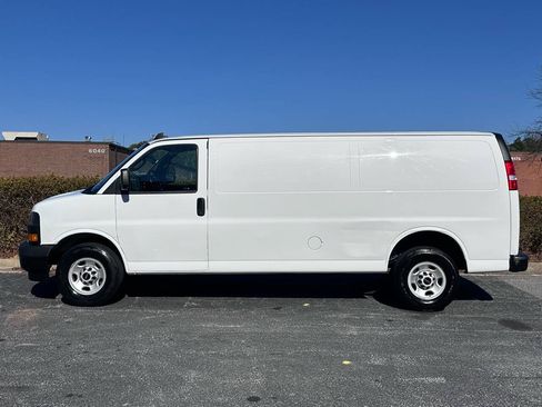 Used 2023 GMC Savana 2500 Extended w/ Driver Convenience Package RWD image 5