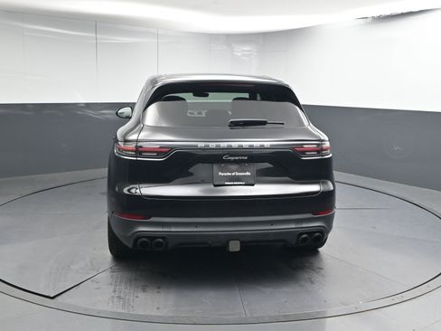 Certified 2022 Porsche Cayenne Platinum Edition image 24