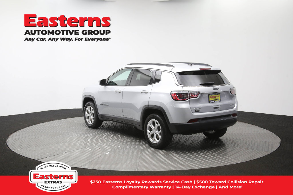 Used 2024 Jeep Compass Latitude AWD/4WD image 65