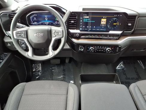 Used 2024 Chevrolet Silverado 1500 RST AWD/4WD image 19