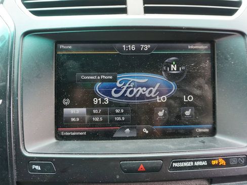 Used 2016 Ford Explorer XLT w/ Equipment Group 202A AWD/4WD image 9