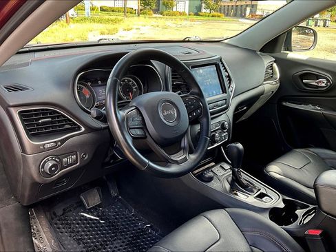 Used 2019 Jeep Cherokee Trailhawk AWD/4WD image 19