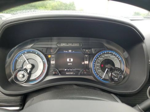 Used 2022 RAM 3500 Limited AWD/4WD image 24