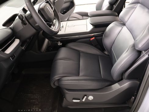 New 2025 Lincoln Navigator Reserve w/ Jet Appearance Package AWD/4WD image 12