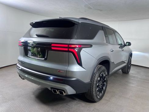 Used 2024 Chevrolet Traverse Z71 w/ Enhanced Driving Package AWD/4WD image 7