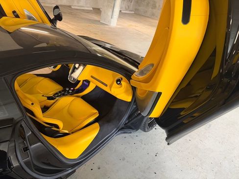 Used 2022 McLaren GT image 9