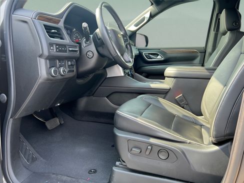 Used 2021 Chevrolet Tahoe Premier w/ Premium Package RWD image 31