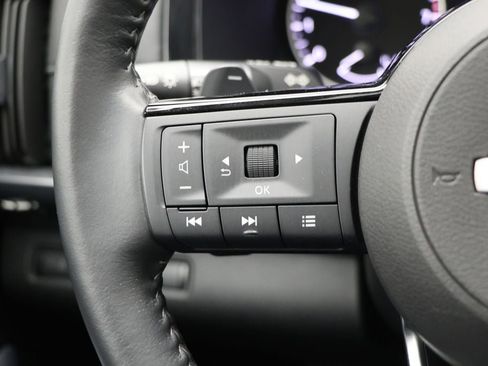 Used 2024 Nissan Pathfinder SL w/ SL Premium Package image 22