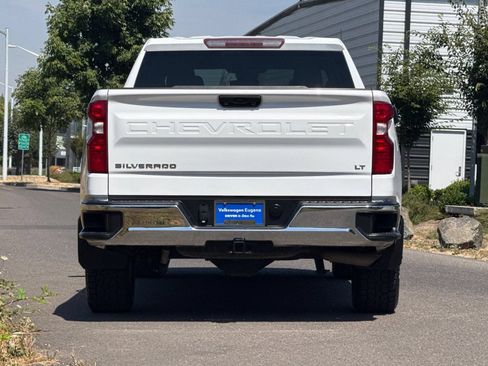 Used 2023 Chevrolet Silverado 1500 LT AWD/4WD image 4