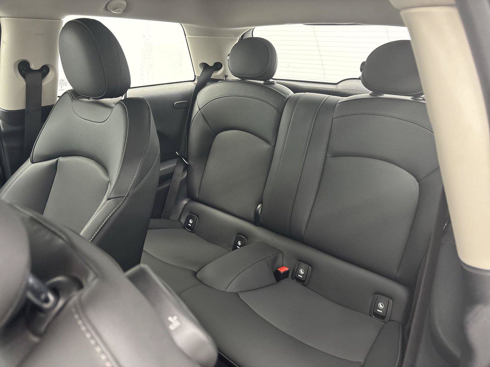 Used 2024 MINI Cooper SE FWD image 30