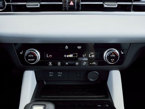 New 2026 Mitsubishi Outlander SE image 51