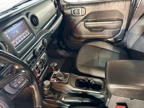 Used 2022 Jeep Gladiator Sport image 26