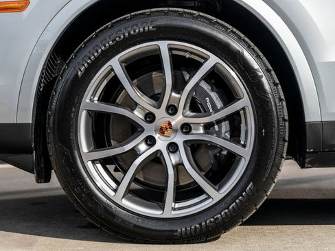 Certified 2026 Porsche Cayenne Coupe AWD/4WD image 13