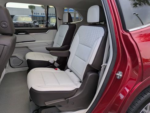 Used 2024 GMC Acadia Denali image 14