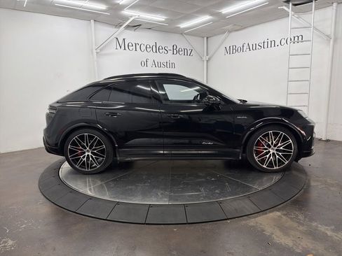 Used 2025 Porsche Macan Turbo Electric AWD/4WD image 8