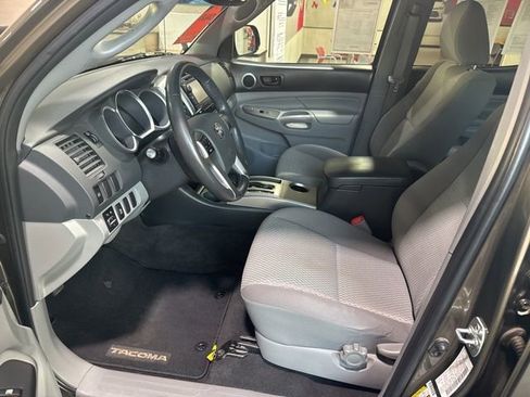Used 2012 Toyota Tacoma PreRunner image 9