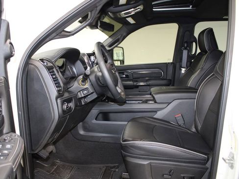 Used 2024 RAM 2500 Limited image 18