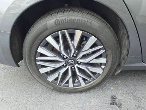 Used 2025 Nissan Altima 2.5 SV FWD image 6