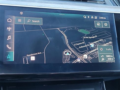 Used 2022 Audi e-tron Premium w/ Convenience Plus Package image 25