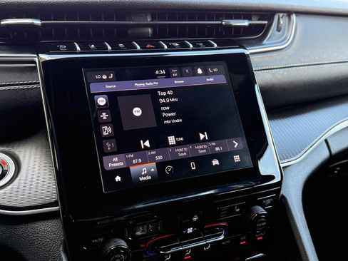 Used 2024 Jeep Grand Cherokee L Laredo image 31