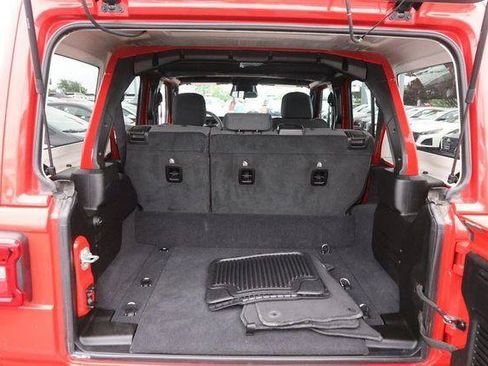 Used 2025 Jeep Wrangler Unlimited Sahara AWD/4WD image 7