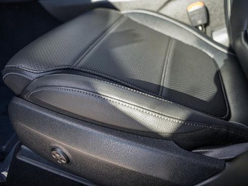 Certified 2024 Mercedes-Benz GLC 300 4MATIC image 34