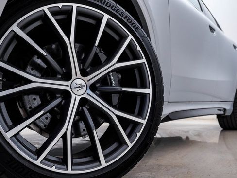 Certified 2024 Maserati Grecale Trofeo image 5