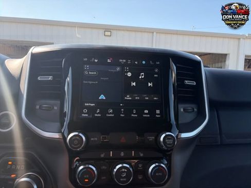 Used 2022 RAM 1500 Big Horn AWD/4WD image 18