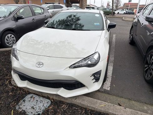 Used 2017 Toyota 86 860 Special Edition image 11