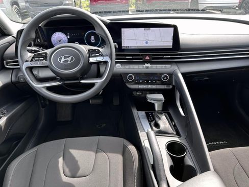 Used 2024 Hyundai Elantra SEL FWD image 14