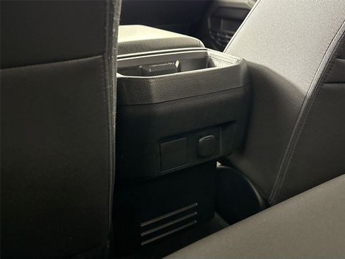 Certified 2025 Toyota Tacoma SR5 image 32