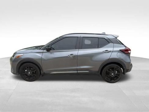 Used 2021 Nissan Kicks SR FWD image 7